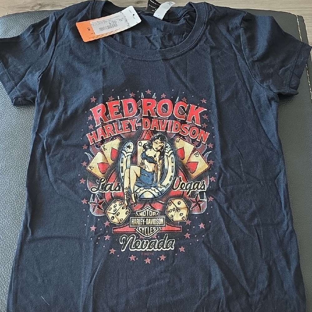 1 Mens 2xl And 1 Womens Sm Each 25.